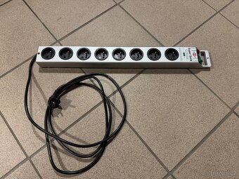 BRENNENSTUHL Super Solid - 8 zásuvek, 2,5 m TOP STAV - 14