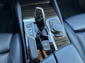 Prodám BMW 540i xDrive Luxury Line - 14