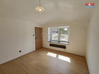 Prodej rodinného domu, 110 m², Holasovice - 14
