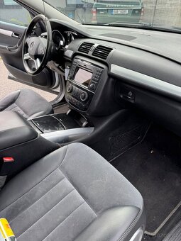 Mercedes-Benz R350 CDI AMG – 7 míst, na splátky bez registr - 14