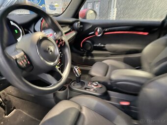 Mini Cooper SE 2022, pouze 15200 km, aktivní parkovací asist - 14