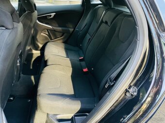 Volvo V40 1.6i BENZÍN MANUÁL 1.MAJITEL KAMERA SERVISKA - 14