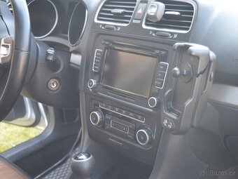 VW Golf 6 combi 2,0 103 kw Panorama Kůže Highline - 14
