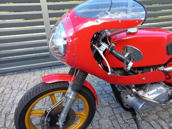 Triumph Bonneville T120R r.v.1969 s Doklady - 14