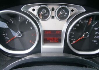 Ford C-MAX 1.6i 85kw,serviska benzín 85 kw - 14