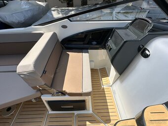 QUICKSILVER Activ 755 CRUISER + MERCURY F 250 V8 EFI EXLPT D - 14