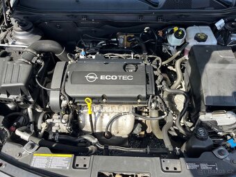 OPEL INSIGNIA 1,8 16V COSMO - 14