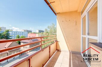 Pronájem částečně zrekonstruovaného bytu 1+1 s lodžií, 35 m2 - 14
