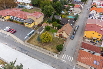 Prodej stavebního pozemku 663 m² v centru Jiren – s menším r - 14