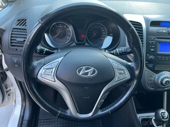 HYUNDAI ix20 1.4i 66 KW 1.MAJ.PDC VYHŘ.SED.2x KOLA 49000km - 14