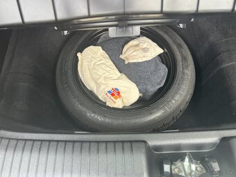 HYUNDAI ix20 1.4i 66 KW PDC TEMPOMAT VYHŘ.SEDADLA 2xALU KOLA - 14