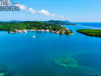 Two Story Wooden Home Czech Village, Roatan - 14