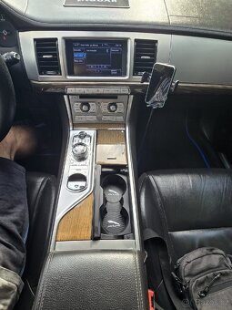 Jaguar XF x250 2,2D 140kw (168) rok 2012. - 14