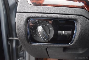 Škoda Superb 2,0TDi DSG,PLNÁ VÝBAVA - 14