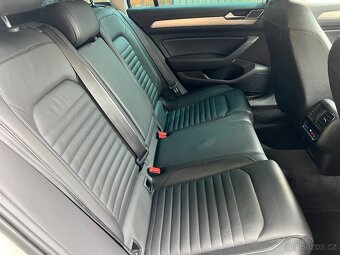 VW Passat B8 combi TDi 140kw 4motion Webasto R-Line Highline - 14