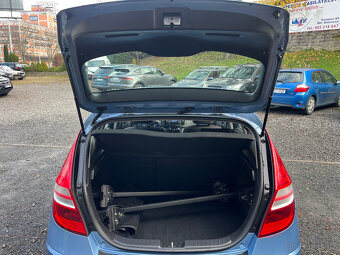 HYUNDAI i30 1,6 i 925 Kw TRIKOLORA - 14