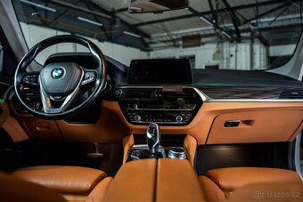 BMW 530d xDrive G30 Luxury Line | 360° kamery | Head-Up | - 14