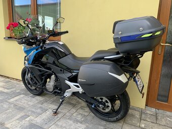 CF Moto 650 MT - 14