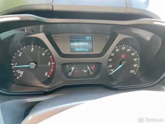 Ford Tourneo Custom 8 míst - 14