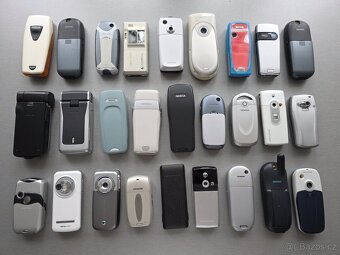 sbírka mobilních telefonů - konvolut - 14
