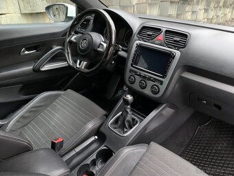 Volkswagen Scirocco 1.4 TSi 90 kw najeto 175 tis.km - 14