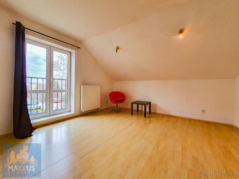 Pronájem hezkého rodinného domu (196 m2) se zahradou, Praha - 14
