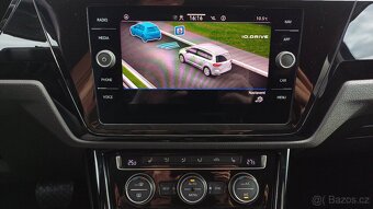VW Touran 2.0TDI 110kW DSG Highline 1.maj-NEHAV-ČR-DPH - 14