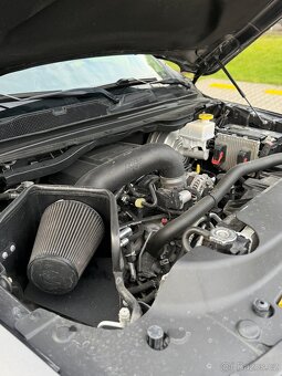 DODGE RAM Laramie 5.7 V8 HEMI—2020—KŮŽE—LED světla —95.000km - 14