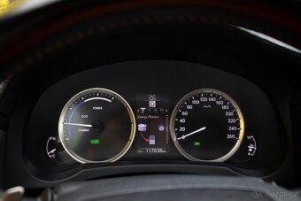 Lexus RC 300h Luxury - 14
