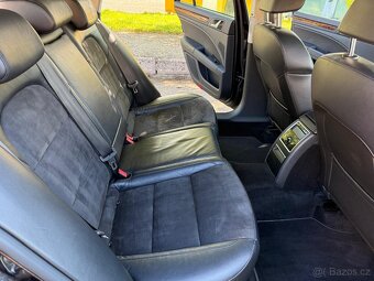 Škoda Superb combi DSG 2.0 TSI 147 kW rok 2011 - 14