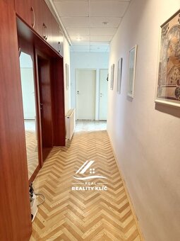 Pronájem prostorného  bytu, s balkonem a krbem-  2+1, 102 m2 - 14