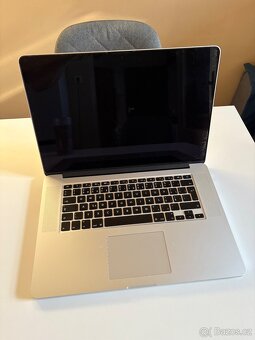 MacBook Pro - stříbrný - 14