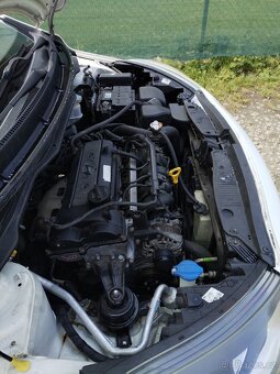 Hyundai i20 1.2 benzín-Koup.ČR,1 MAJITEL, PO VELKÉM SERVISU - 14