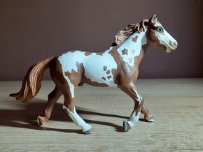 SCHLEICH Koně  SBĚRATELSKĒ FIGURKY 104 - 14