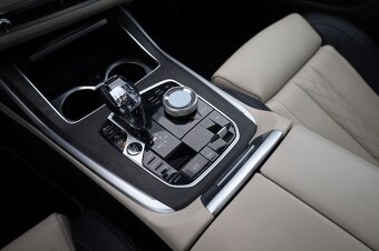 BMW X7 M50i 2020 - 14