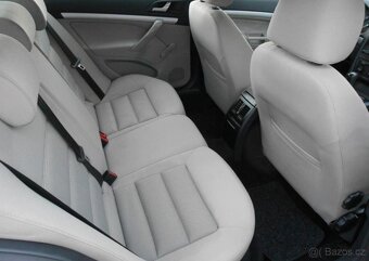 Škoda Octavia 1,6 i 75 kW DIGIKLIMA Serviska benzín - 14