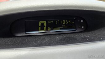 Renault Twingo 1.2 – spolehlivý parťák do města (1998) - 14