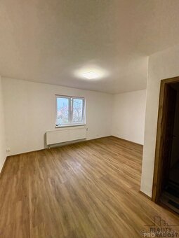Prodej novostavby Zaječí s apartmány a vinným sklepem - 14