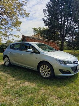 Opel Astra J 1.4i 74kW první majitel najeto pouze 50tis.km - 14