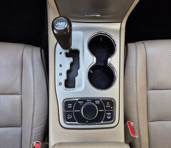 JEEP GRAND CHEROKEE 3.0CRD 177KW⭐  1.MAJITEL FULL VÝBAVA - 14