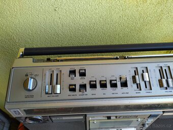 HITACHI TRK - 8190E - BOOMBOX - 14