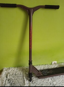 Freestylová koloběžka District HTS Grey - 14