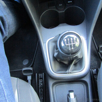 Volkswagen Polo V 1,2i 51kw, 2013, NAJETO 104 929km - 14