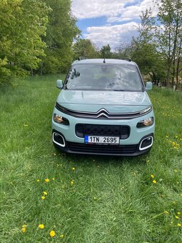 Berlingo 1.5 BlueHDi 100S&S MAN FEEL, Zelená AQUA - 14