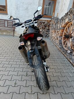KTM 690 SM supermoto - 14