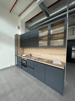 Prodám NOVOU Šedu kuchyň Plzeň DTD Egger - 14