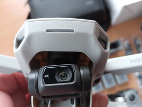 Téměř Nový dron DJI Mini 2 Fly Combo-plná verze-3 baterie - 14