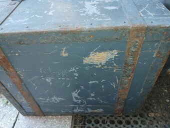 Dřevěný okovaný kufr 3 zámky - 14