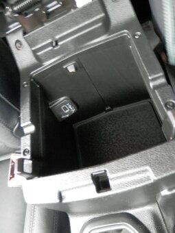 Jeep Wrangler 3.6i 212kW 4X4 RUBICON r.v.2021 - 14