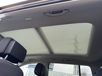 Volkswagen Touran 2.0 TDI 103 kW DSG, navi. xenon. - 14